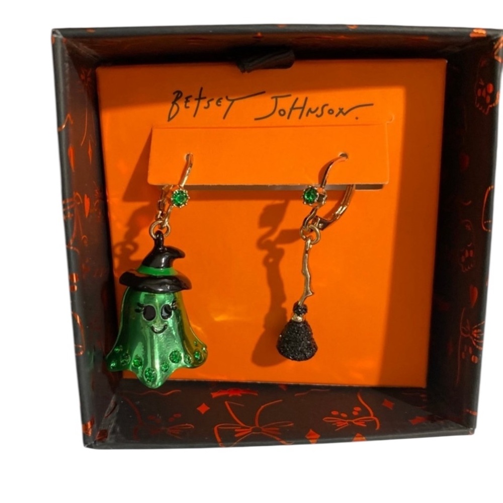 BETSEY JOHNSON Halloween Mismatched Green Ghost Witch & Broom Earrings NEW NWT - Picture 8 of 12